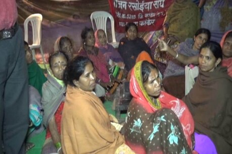 22 दिनों से हड़ताल पर रसोइया संघ, नहीं पूरी हुई अब तक कोई मांग 22 दिनों से हड़ताल पर रसोइया संघ, नहीं पूरी हुई अब तक कोई मांग