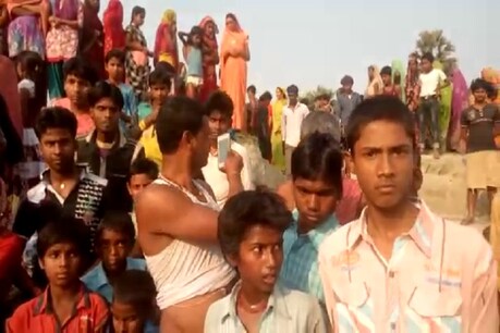 मुजफ्फरपुर में नहाने के दौरान तालाब में डूबी दो बहनें, दोनों की मौत मुजफ्फरपुर में नहाने के दौरान तालाब में डूबी दो बहनें, दोनों की मौत