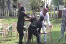 VIDEO: महिला पुलिस कर्मियों ने पुरुषों पर जमकर बरसाए कोड़े