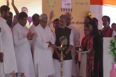 बहेड़ी में पीएम उज्जवला योजना के दूसरे चरण की शुरूआत (साभार-फेसबुक)