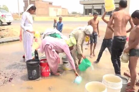 पानी की तरह बहा पैसा पर नगीना के गांवों में अबतक नहीं पहुंचा पानी पानी की तरह बहा पैसा पर नगीना के गांवों में अबतक नहीं पहुंचा पानी