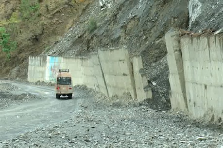 कालसी-चकराता मोटर मार्ग के लिए जजरेड़ पहाड़ी बनी मुसीबत