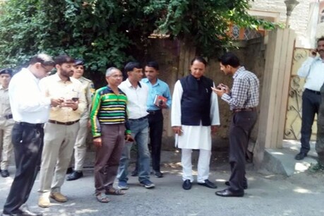 जल संकट को लेकर फिल्ड पर उतरे आईपीएच मंत्री.