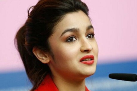 कास्टिंग काउच पर बोलीं आलिया- स्ट्रगलर्स का फायदा उठाते हैं कुछ लोग कास्टिंग काउच पर बोलीं आलिया- स्ट्रगलर्स का फायदा उठाते हैं कुछ लोग