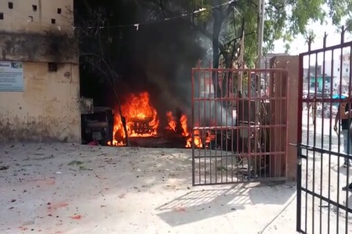 औरंगाबाद में थाने पर पथराव औरंगाबाद में थाने पर पथराव