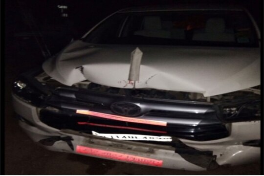 गृहमंत्री की दुर्घटनाग्रस्त हुई कार। फोटो: न्यूज18 राजस्थान  