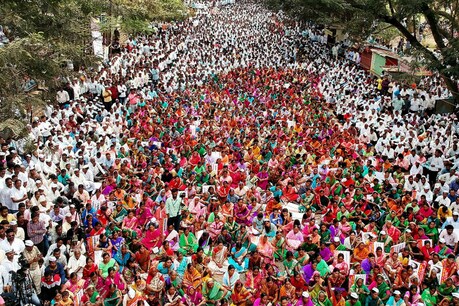 सरकार कोई भी हो किसानों को सड़क पर उतरना पड़ता है