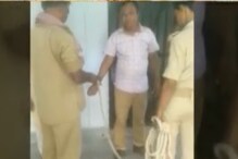 VIDEO- गोपालगंज: जेल काट आया शिक्षक पढ़ा रहा है स्कूल में