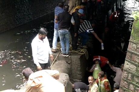 अब तक नहीं मिला तेज बारिश में बहा बच्चा, 24 घंटे से रेस्क्यू ऑपरेशन जारी अब तक नहीं मिला तेज बारिश में बहा बच्चा, 24 घंटे से रेस्क्यू ऑपरेशन जारी