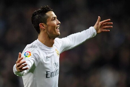 cristiano ronaldo leaves real madrid joins juventus
