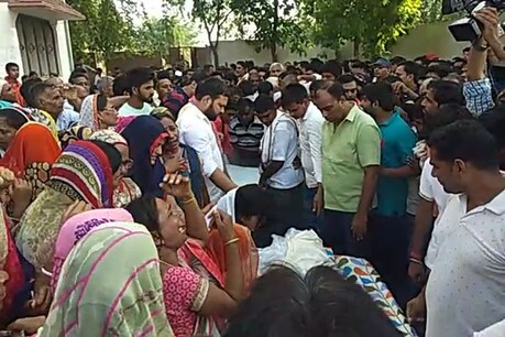 मुन्ना बजरंगी के शव के पहुंचते ही परिवार में कोहराम मच गया