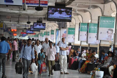 अजमेर-जम्मूतवी पूजा एक्सप्रेस ट्रेन के डिब्बे पटरी से उतर जाने के बाद कई ट्रेनों को रद्द करना पड़ा है. (photo- getty images)