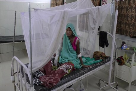 बैगा समाज की अस्पताल में भर्ती घायल महिला