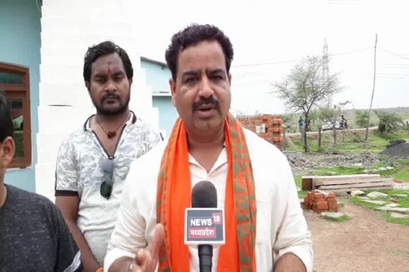 फेसबुक पर मुख्यमंत्री को वित्त मंत्री को हटाने की आदेश देने वाला गिरफ्तार फेसबुक पर मुख्यमंत्री को वित्त मंत्री को हटाने की आदेश देने वाला गिरफ्तार