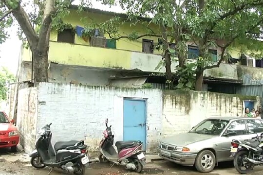 भोपाल में विस्थापित परिवार आज भी जर्जर मकानों में रह रहे हैं.
