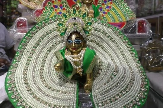 मथुरा वृंदावन के बाजारों में जीएसटी, नोटबंदी का असर. Photo: News 18 