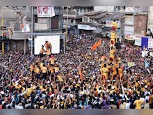 कृष्ण की दीवानी हुई मुंबई, दही हांडी के 8 आयोजन जिन्हें देखने उमड़ रही मायानगरी