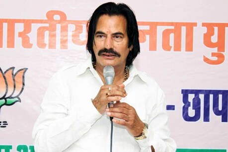 वसुंधरा के मंत्री का फ़ॉर्मूला-बाढ़ से बढ़ गए पेट्रोल के दाम, खर्च कम करे जनता वसुंधरा के मंत्री का फ़ॉर्मूला-बाढ़ से बढ़ गए पेट्रोल के दाम, खर्च कम करे जनता
