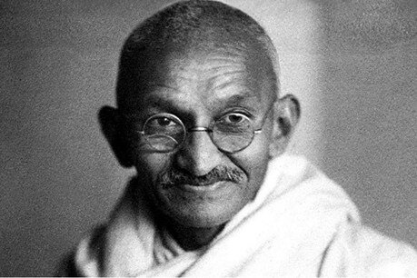 जब महात्मा गांधी बने दाई मां और कराई डिलिवरी जब महात्मा गांधी बने दाई मां और कराई डिलिवरी