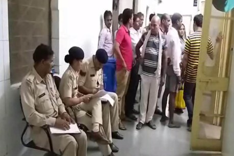 पैसों के लेनदेन मामले में पिता-पुत्र पर जानलेवा हमला, पिता की मौत पैसों के लेनदेन मामले में पिता-पुत्र पर जानलेवा हमला, पिता की मौत
