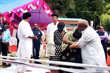 मनाली: अटल जी की अस्थियां ब्यास में विसर्जित, बेटी नमिता के छलके आंसू