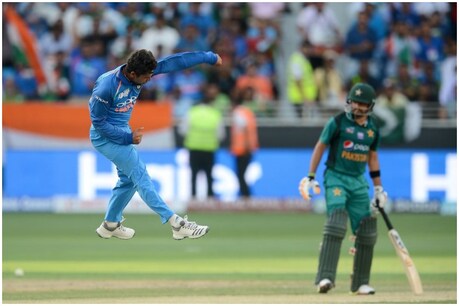 India vs Pakistan: फखर जमान ने खेला अजीबोगरीब शॉट, नॉट आउट होने के बावजूद पैवेलियन लौटे India vs Pakistan: फखर जमान ने खेला अजीबोगरीब शॉट, नॉट आउट होने के बावजूद पैवेलियन लौटे