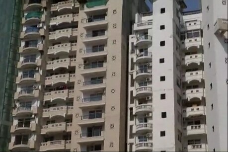 आम्रपाली बिल्डर को सुप्रीम कोर्ट का एक और झटका, 9 प्रॉपर्टी सील करने का आदेश