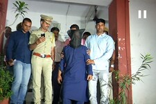 VIDEO: कुख्यात गैंगस्टर मोहम्मद आजम दिल्ली से गिरफ्तार