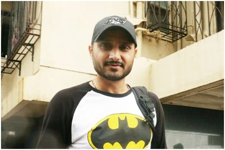 हरभजन सिंह का दावा- ये खिलाड़ी बन सकता है टीम इंडिया का नंबर 1 गेंदबाज़ हरभजन सिंह का दावा- ये खिलाड़ी बन सकता है टीम इंडिया का नंबर 1 गेंदबाज़