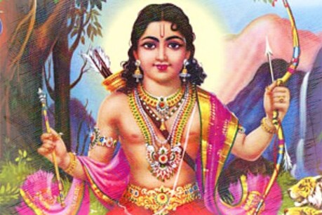 सुप्रीम कोर्ट ने हाल ही में सबरीमाला मंदिर के द्वार सभी के लिए खोले जाने का फैसला सुनाया है