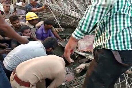 शाहजहांपुर स्कूल बिल्डिंग हादसा: रेस्क्यू ऑपरेशन खत्म, तीन की मौत, 15 घायल शाहजहांपुर स्कूल बिल्डिंग हादसा: रेस्क्यू ऑपरेशन खत्म, तीन की मौत, 15 घायल