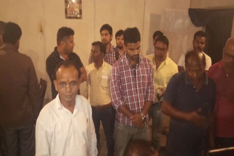 अपने-अपने साथ ठगी की फरियाद लेकर पहुंचे दर्जनों लोग थाने