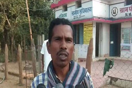 धमतरी: ग्रामीणों ने प्रत्याशियों से कहा- स्टांप पेपर पर लिखकर दें अपने वादे
