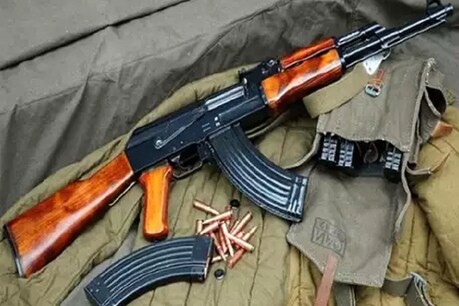 AK-47 केस में अब तक 31 आरोपियों को गिरफ्तार कर जेल भेजा जा चुका है और 20 अब भी फरार है. फरार चल रहे अन्य आरोपियों के खिलाफ भी गिरफ्तारी की कार्रवाई की जा रही है.