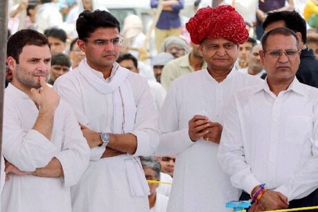 कांग्रेस कार्यकर्ताओं में भी इस बात को लेकर असमंजस है कि चुनाव जीतने की स्थिति में मुख्यमंत्री कौन होगा अशोक गहलोत या सचिन पायलट.