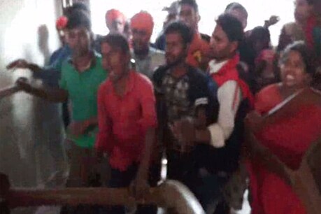 थाने में बवाल