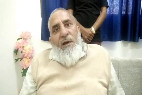 पूर्व मंत्री मोहम्मद इलियास ने उतारा डेढ़ दशक पुराना इनेलो का चश्मा पूर्व मंत्री मोहम्मद इलियास ने उतारा डेढ़ दशक पुराना इनेलो का चश्मा