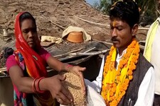 आदिवासी नेता का अनूठा चुनाव प्रचार, मांग रहे एक किलो गेहूं और 10 रुपये