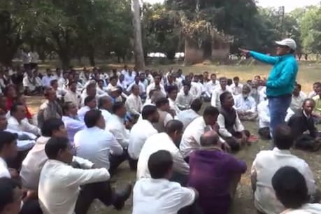 हड़ताल पर पारा शिक्षक