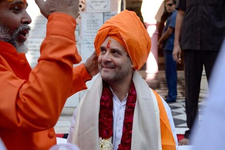 कांग्रेस अध्यक्ष राहुल गांधी ने पुष्कर में पूजा की.