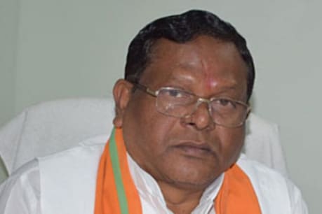 Chhattisgarh Election Result 2018: यहां दांव पर गृहमंत्री की साख, क्या रामसेवक पैकरा को मिलेगी तीसरी जीत? Chhattisgarh Election Result 2018: यहां दांव पर गृहमंत्री की साख, क्या रामसेवक पैकरा को मिलेगी तीसरी जीत?