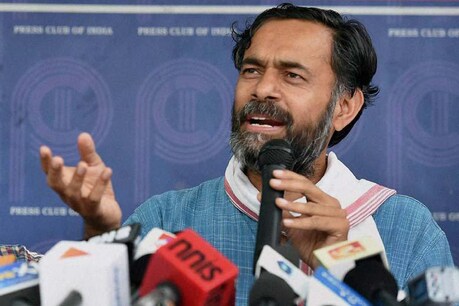 BJP की लोकप्रियता में गिरावट, हो सकता है 100 सीटों का नुकसान: योगेंद्र यादव BJP की लोकप्रियता में गिरावट, हो सकता है 100 सीटों का नुकसान: योगेंद्र यादव
