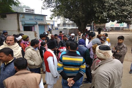 शूटआउट @ आरा: घर में घुसकर प्रॉपर्टी डीलर को दिनदहाड़े गोलियों से भूना, मौके पर हुई मौत शूटआउट @ आरा: घर में घुसकर प्रॉपर्टी डीलर को दिनदहाड़े गोलियों से भूना, मौके पर हुई मौत