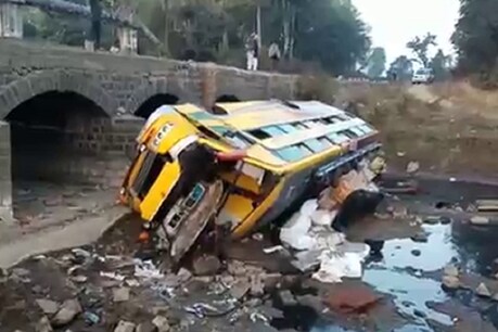 इंदौर-बैतूल हाइवे पर बस पलटी, 40 से अधिक यात्री घायल इंदौर-बैतूल हाइवे पर बस पलटी, 40 से अधिक यात्री घायल