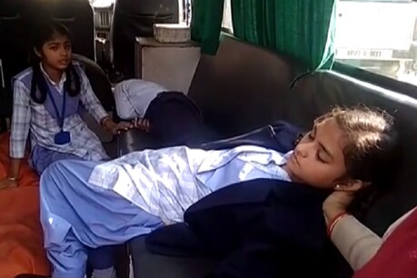 रूबेला टीकाकरण से 43 बच्चों की तबियत बिगड़ी, प्रशासन में मचा हड़कंप रूबेला टीकाकरण से 43 बच्चों की तबियत बिगड़ी, प्रशासन में मचा हड़कंप