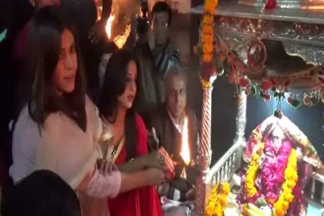 अपनी पहली वेब फिल्म की सफलता के लिए प्रार्थना करती एकता कपूर और माही गिल