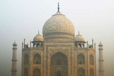 प्रदूषण के चलते खतरे में ताज की खूबसूरती! एयर क्वालिटी इंडेक्स 400 के पार प्रदूषण के चलते खतरे में ताज की खूबसूरती! एयर क्वालिटी इंडेक्स 400 के पार