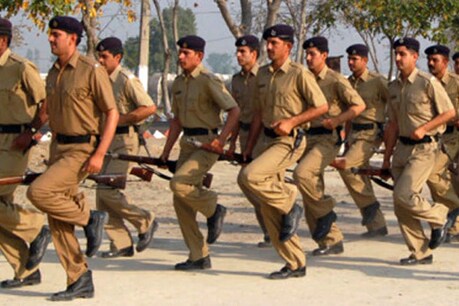 कड़ी सुरक्षा के बीच यूपी पुलिस कांस्टेबल भर्ती परीक्षा 2018 आज, STF की पैनी नजर कड़ी सुरक्षा के बीच यूपी पुलिस कांस्टेबल भर्ती परीक्षा 2018 आज, STF की पैनी नजर