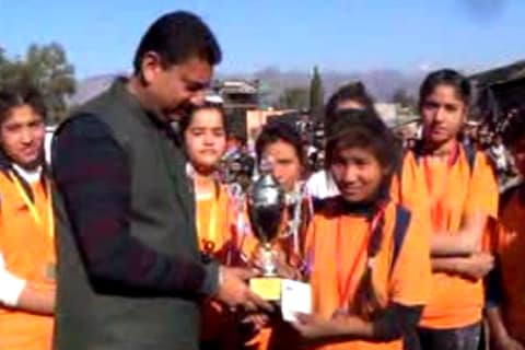 FILE PHOTO: नूरपुर के MLA राकेश पठानिया कबड्डी प्रतियोगिता की विजेता टीम को सम्मानित करते हुए 