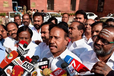 गठबंधन की अटकलों के बीच बोले थम्बीदुरई- AIADMK की कीमत पर बीजेपी का साथ नहीं देंगे गठबंधन की अटकलों के बीच बोले थम्बीदुरई- AIADMK की कीमत पर बीजेपी का साथ नहीं देंगे